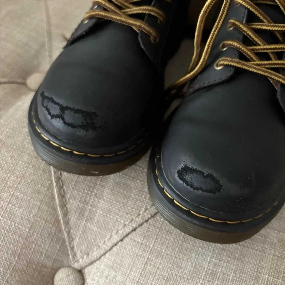 Dr. Martens Kids 1460 Wildhorse Lamper Leather Lace Up Boots